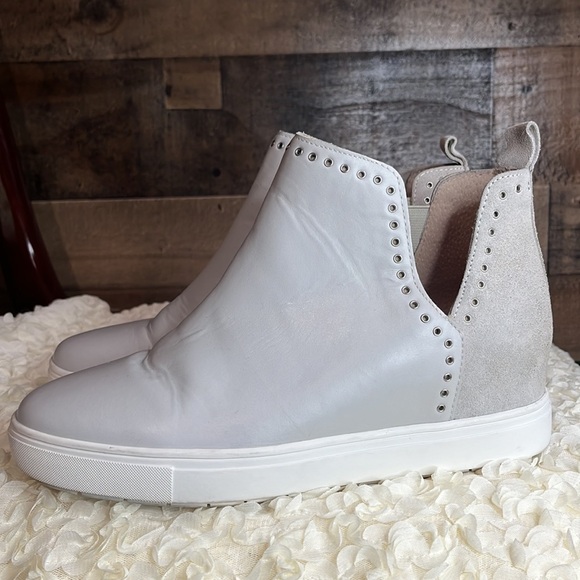 Chelsea & Violet Milo in Gray Leather size 9 - Picture 3 of 10